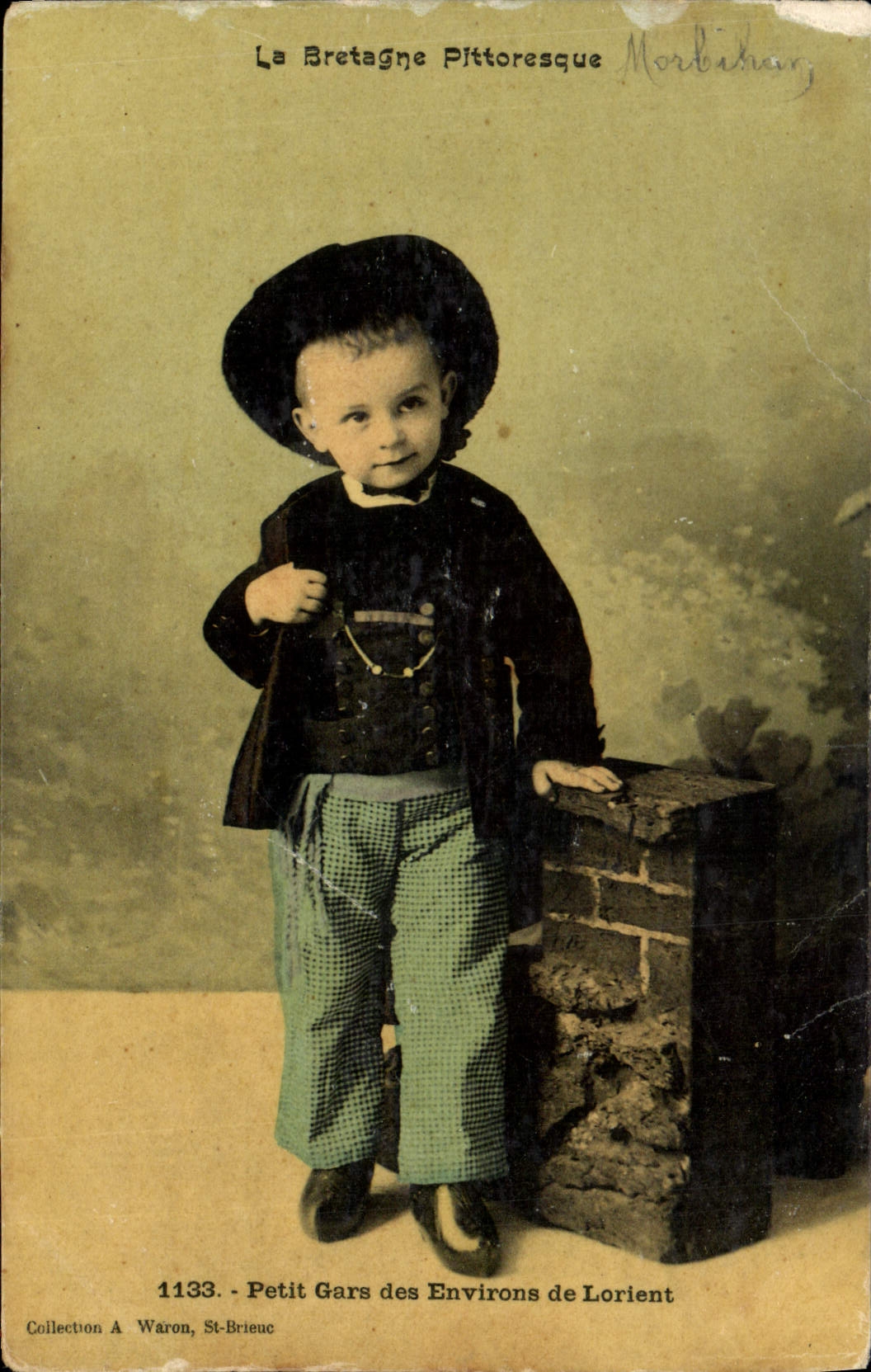 CPA Folklore Enfant Petit Gars des environs de Lorient 