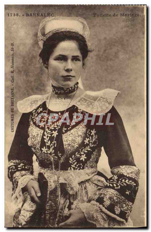 CPA Folklore Bannalec Toilette de mariage 