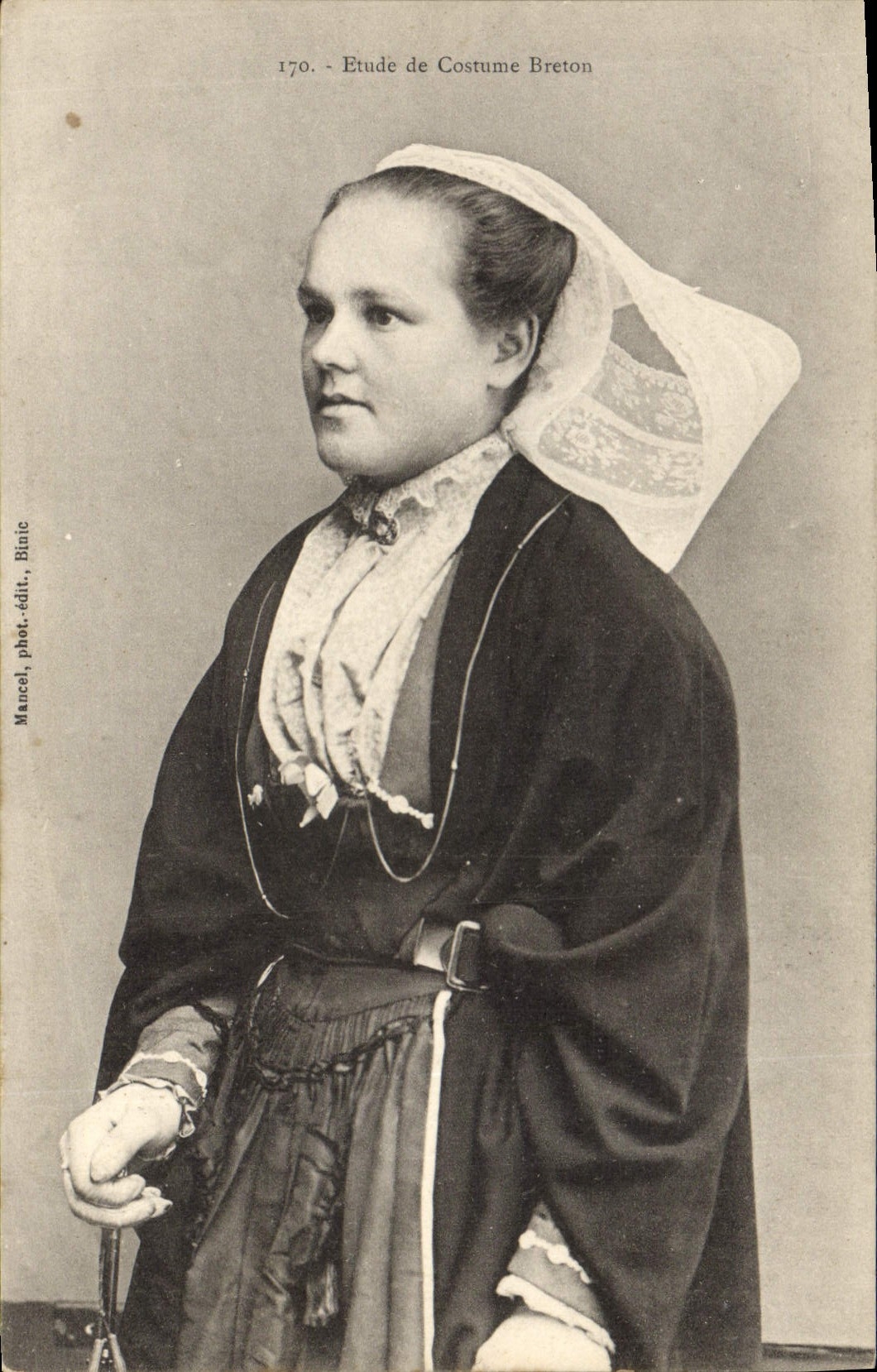 Étude de Costume Breton — 170. — Mancel, phot.-édit., Riauc