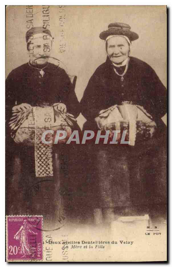 CPA Dentelle Deux vieilles dentellieres du Velay La mere et la fille 