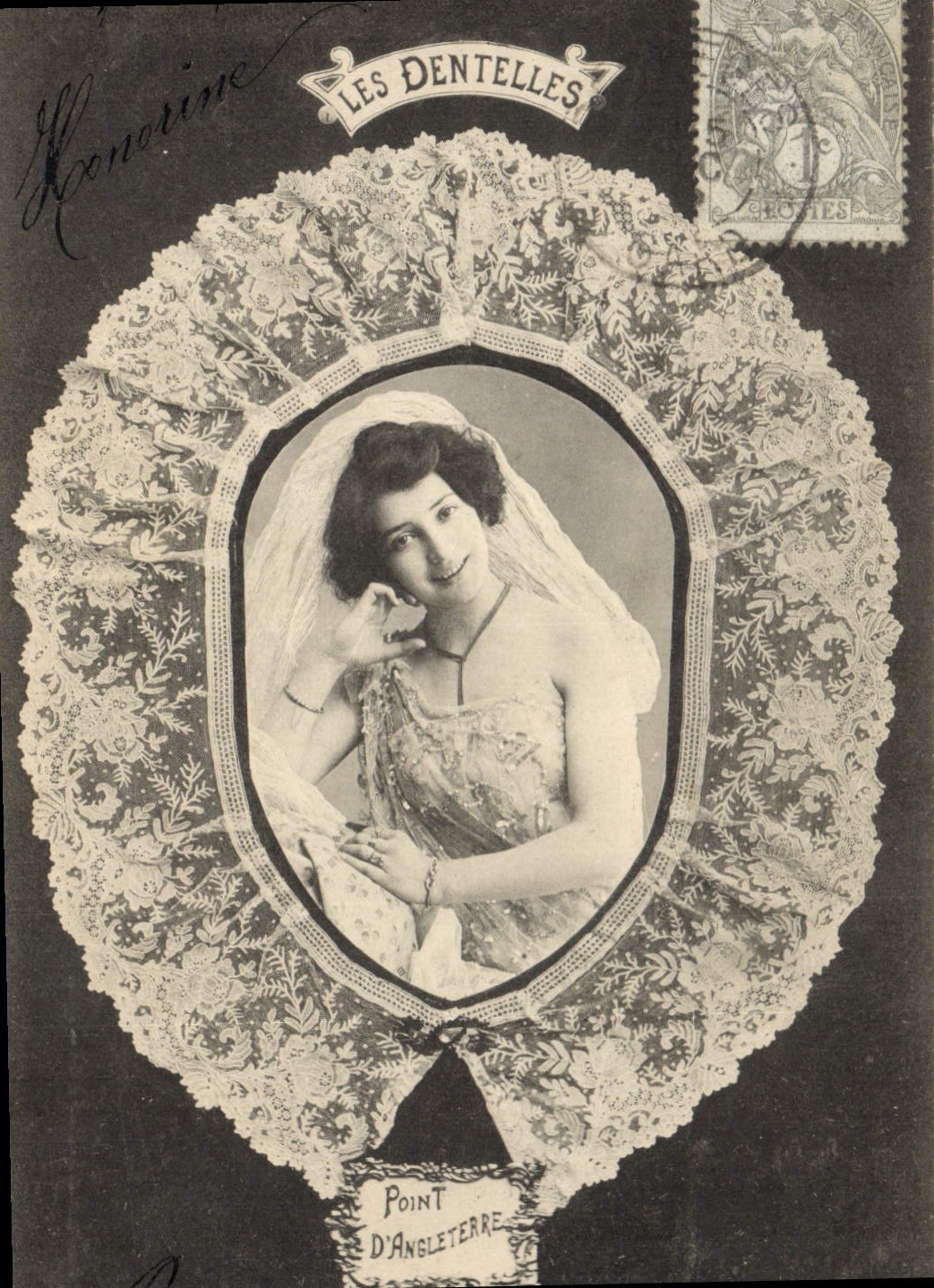 CPA Dentelle Les dentelles Femme Point d'Angleterre 