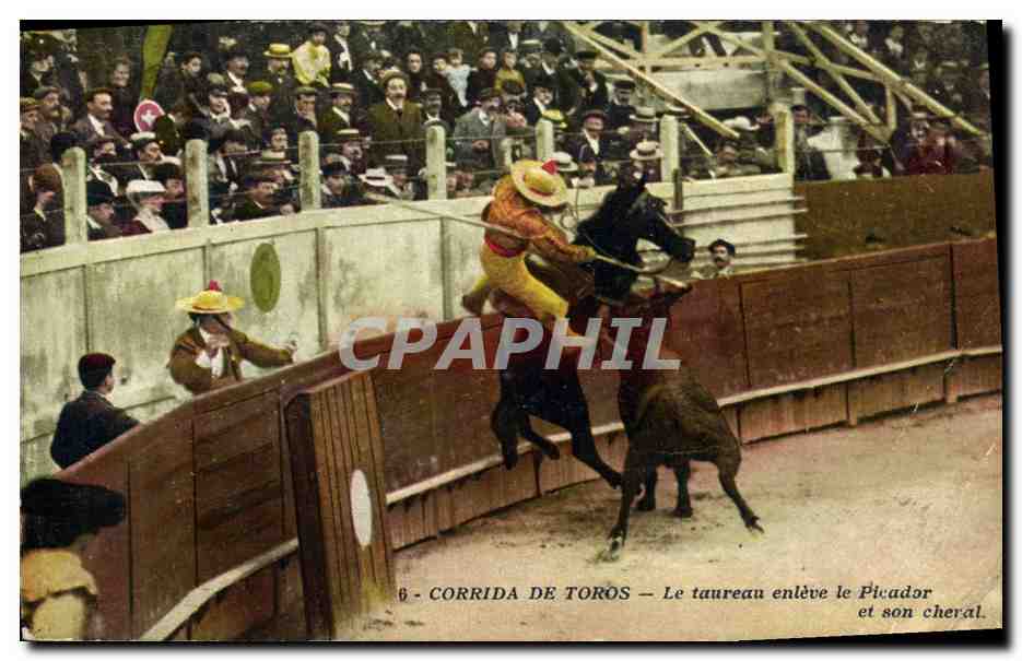 CPA Corrida Course de Taureaux Corrida de Toros Le taureau enleve le picador et son cheval 