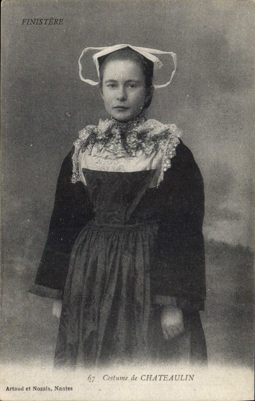 CPA Folklore Costume de Chateaulin 