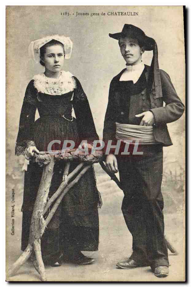 CPA Folklore Jeunes gens de Chateaulin 