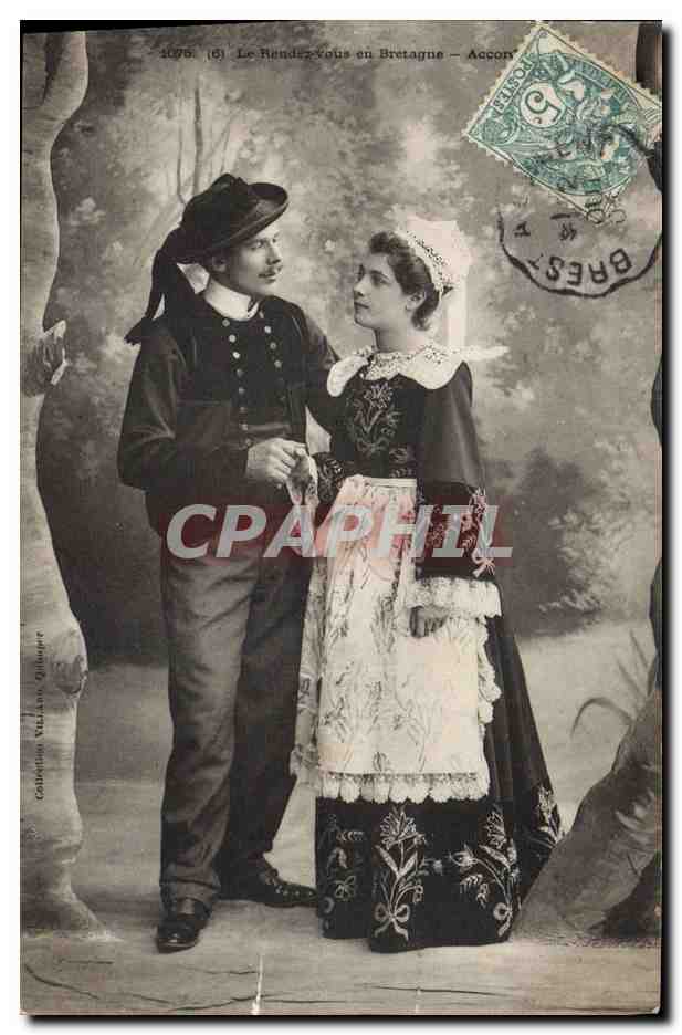 CPA Folklore Le rendez vous en Bretagne 