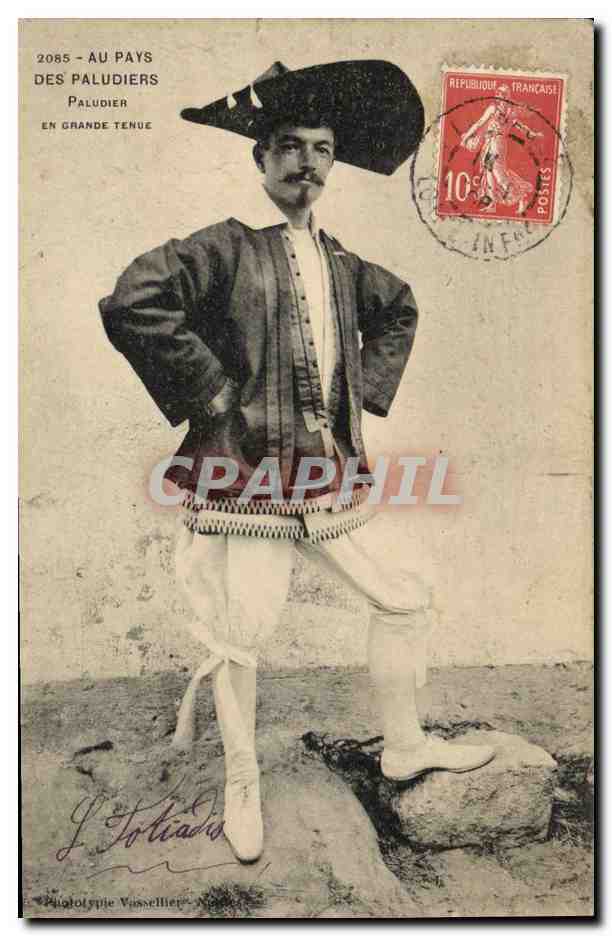 CPA Folklore Au pays des Paludiers Paludier en grande tenue 
