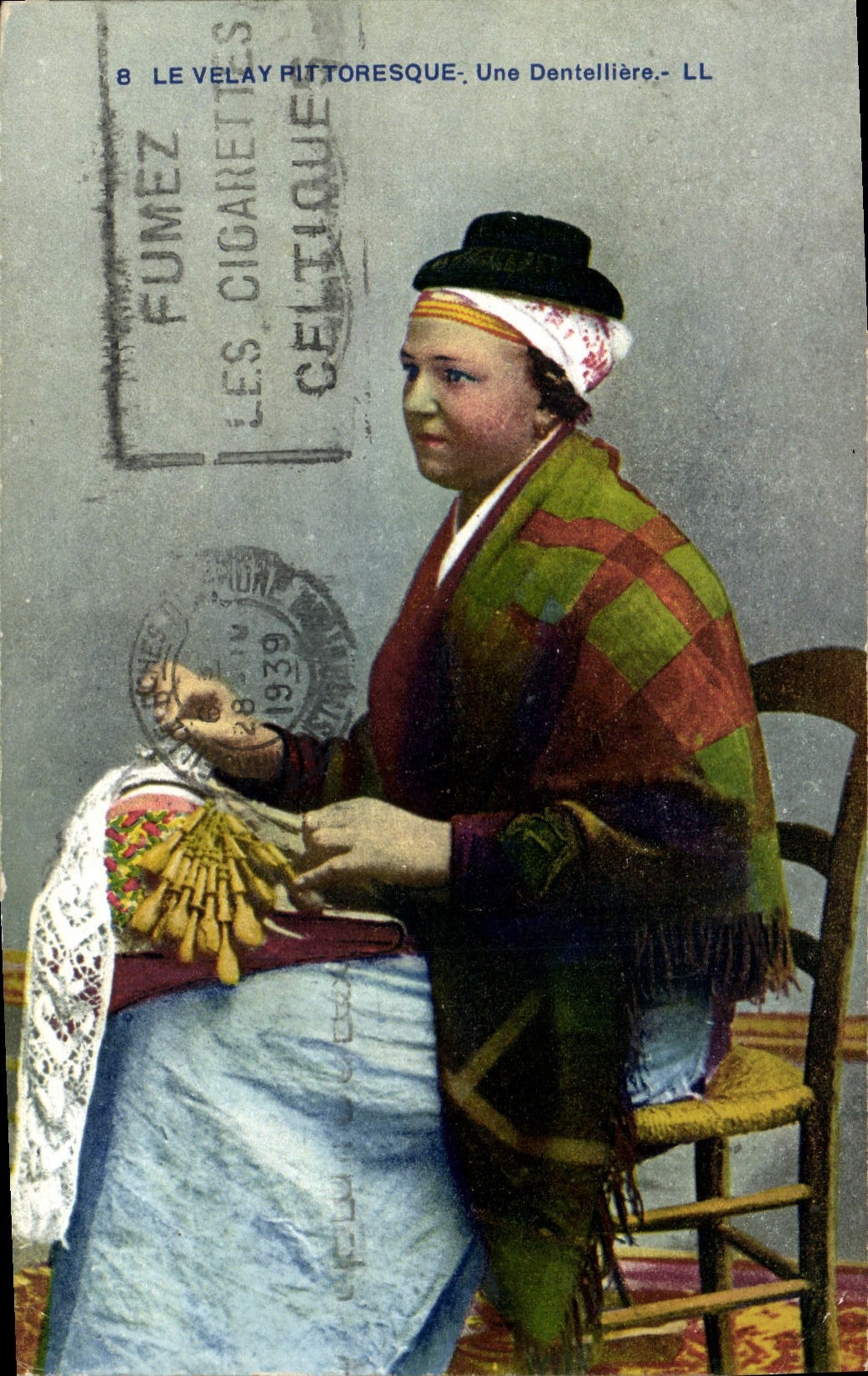 CPA Folklore Dentelle Dentelliere Le Velay