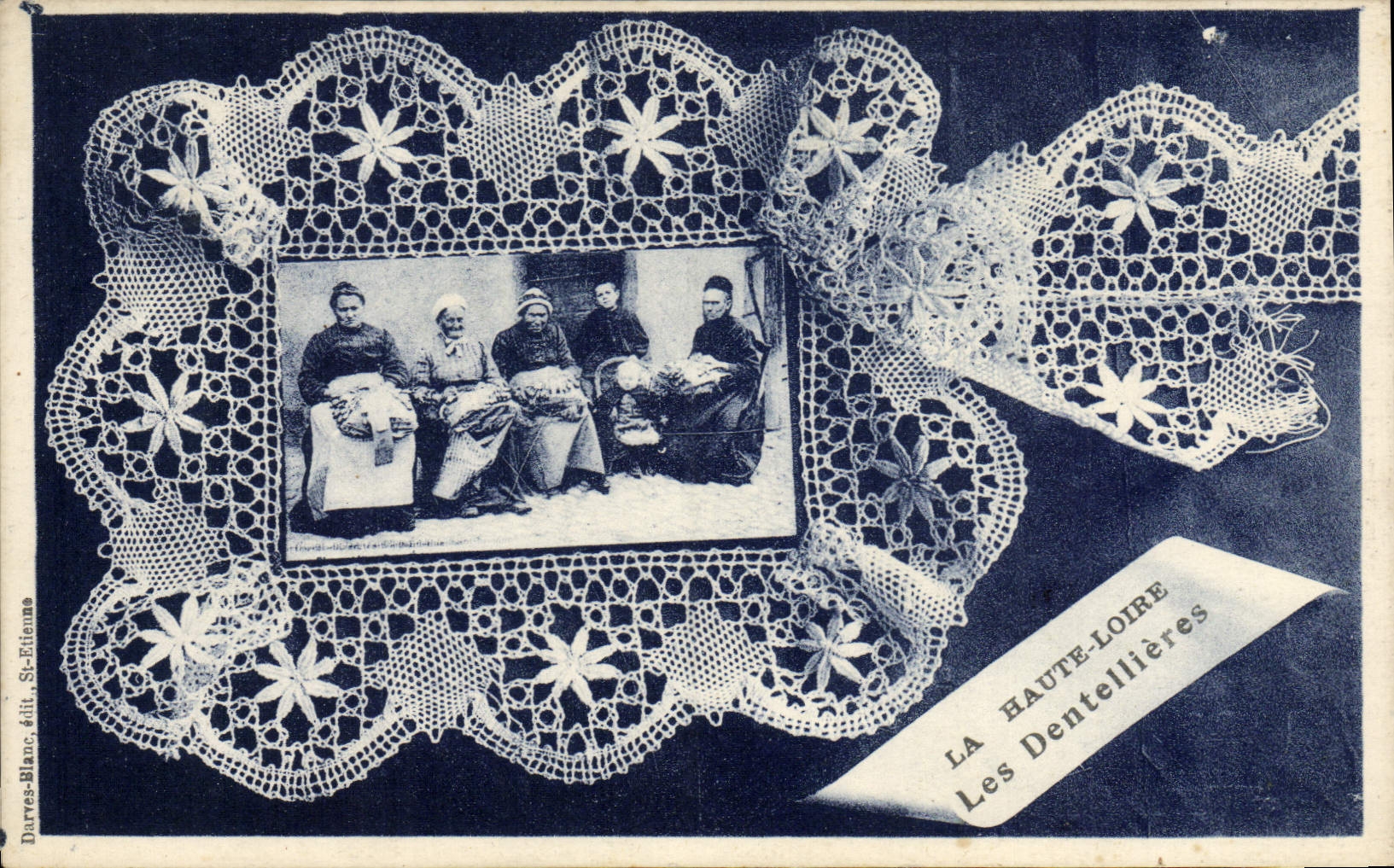 CPA Folklore Dentelle Dentelliere La Haute Loire Les dentellieres