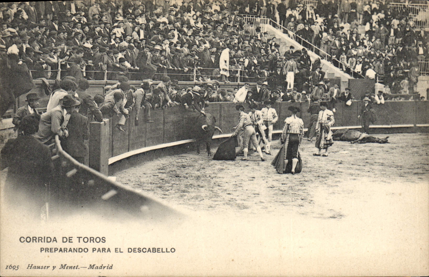 Corrida de toros — Préparando para el descabello — Hauser y Menet, Madrid