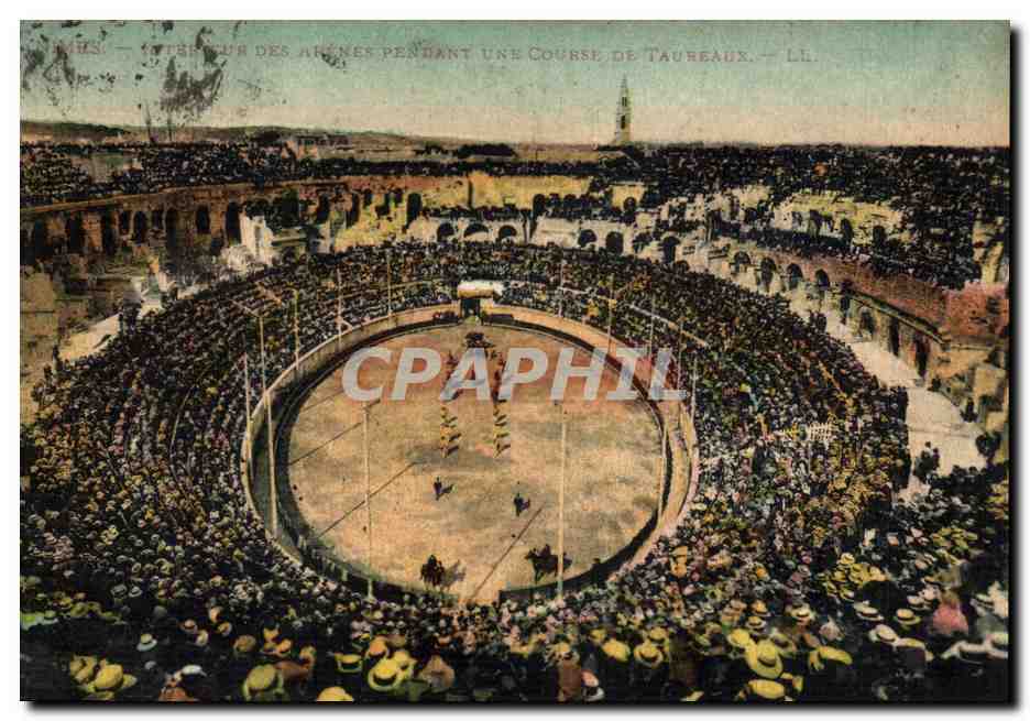 CPA Corrida Course de taureaux Nimes Interieur des arenes pendant une course de taureaux 