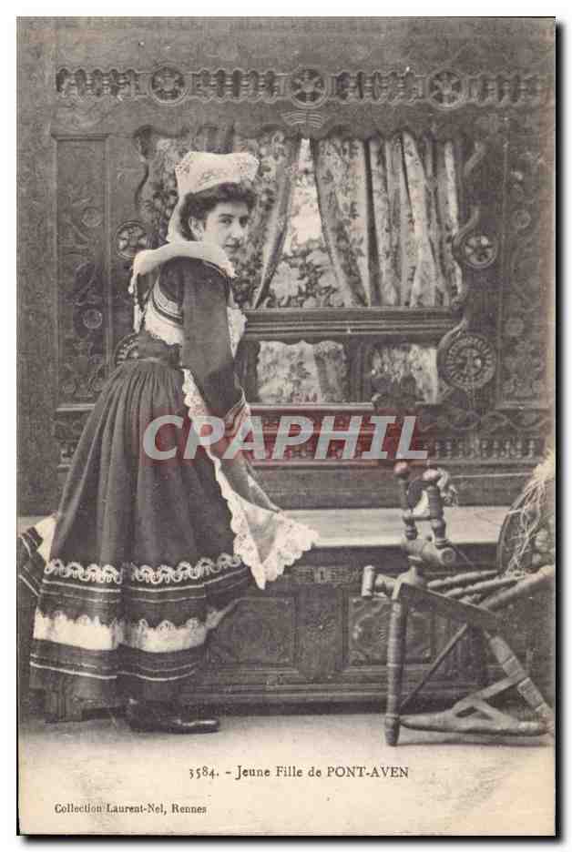 CPA Folklore Jeune fille de Pont Aven 