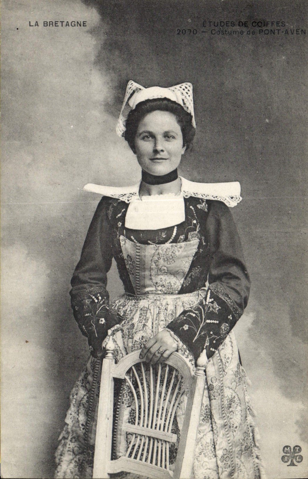 CPA Folklore Costume de Pont Aven 