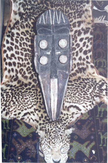 TReS BeAu MAsQUE OISEAu AfRiCAiN AnCIEN (Cote d´Ivoire Ivory Ocast Mask)