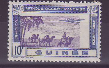 Guinee Poste Aerienne 10F n°15 Avion Centre très déplacé ** Neuf sans charniere TTB