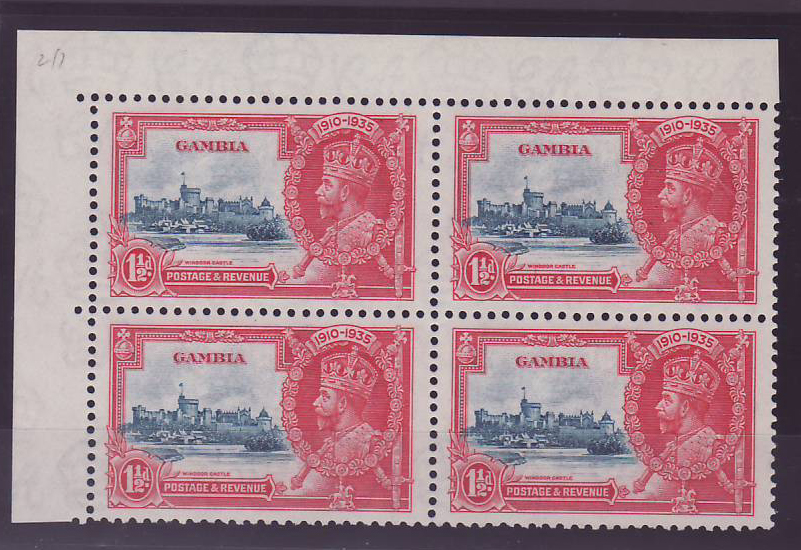 Gambia Gambie KGV Silver Jubilee 1 1/2d deep blue & scarlet u/m ** block of 4 VARIETY Extra Flgastaff SG 143b