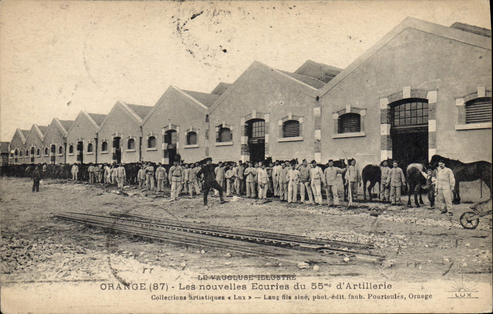 CPA Cheval Equitation Hippisme Orange Les nouvelles ecuries du 55eme d'artillerie Militaria 