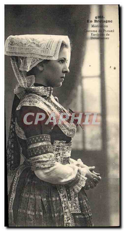 CPA Folklore Bretagne Costume de Ploare Environs de Douarnenez 