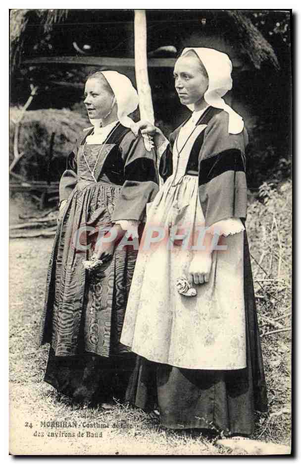 CPA Folklore Morbihan Costume de fete des environs de Baud 