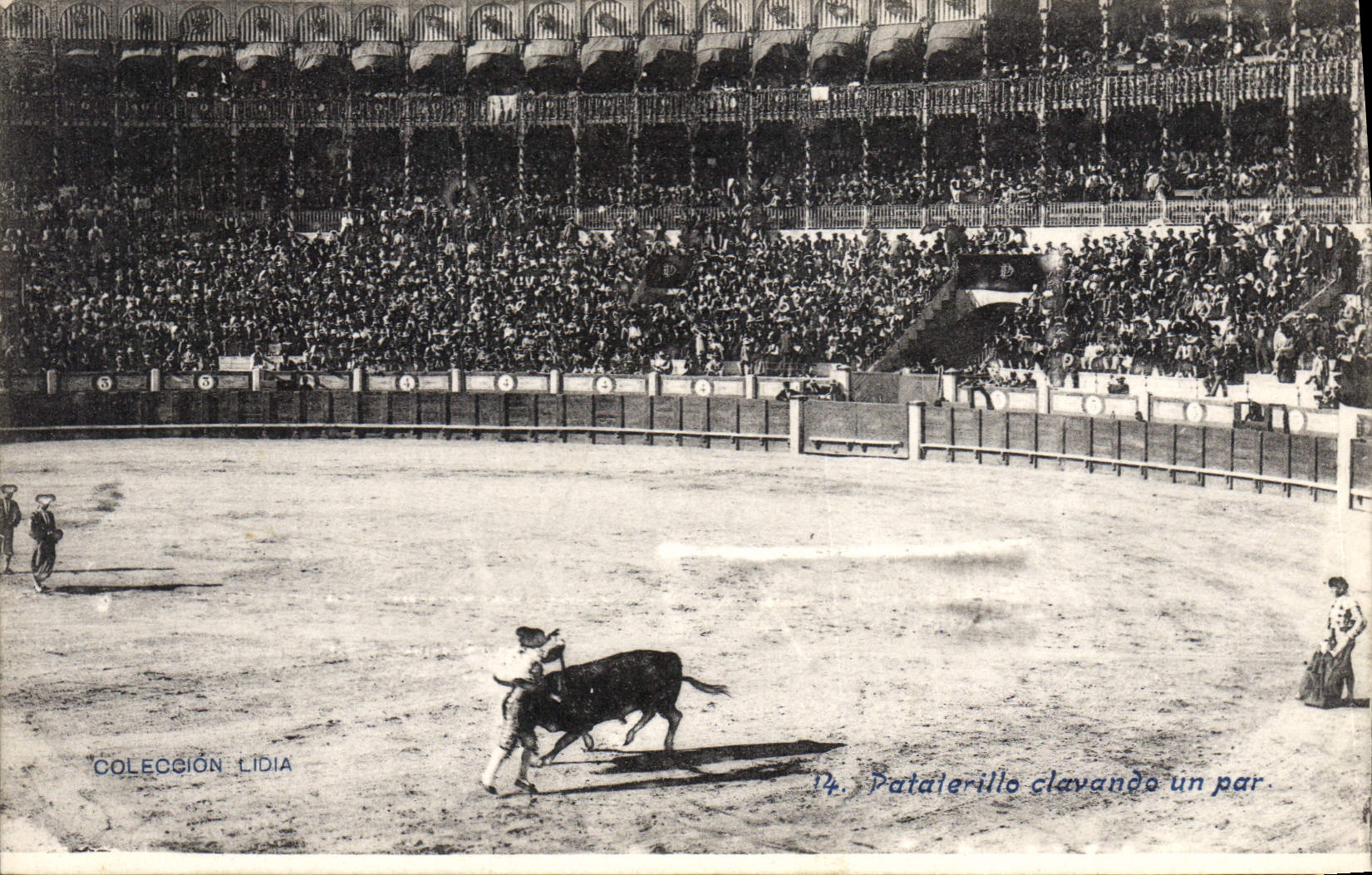 CPA Corrida Course de taureaux Pataterillo clavando un par 