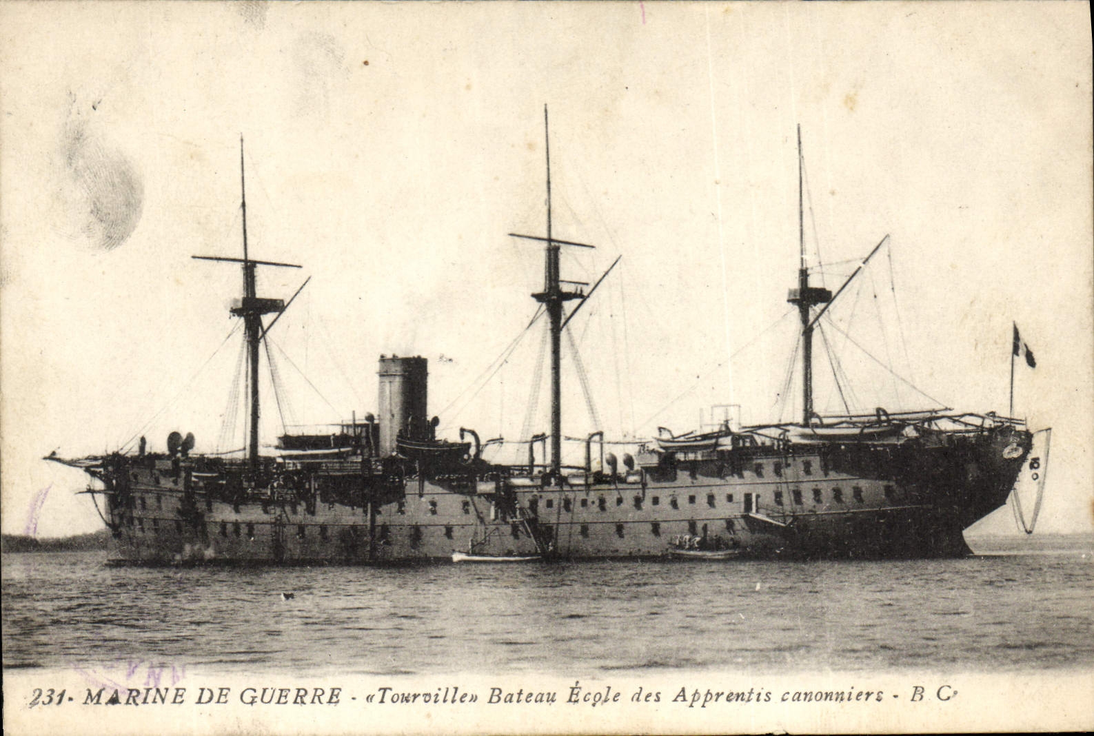 CPA Bateau de Guerre Tourville Bateau Ecole des Apprentis canonniers 