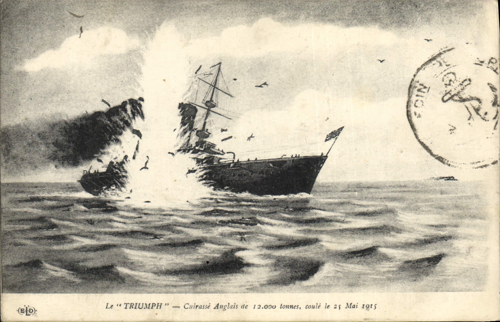 CPA Bateau de Guerre Le Triumph Cuirasse anglais coule le 25 mai 1915 