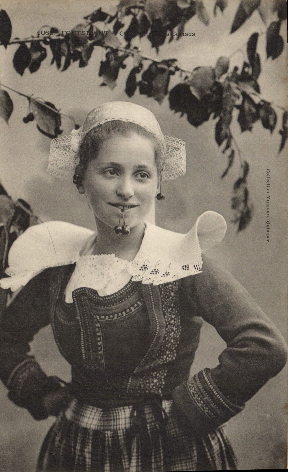 CPA Folklore Fouesnant 