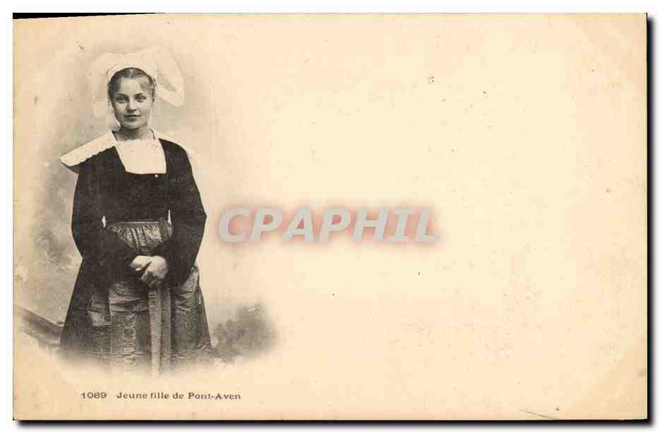 CPA Folklore Jeune fille de Pont Aven 