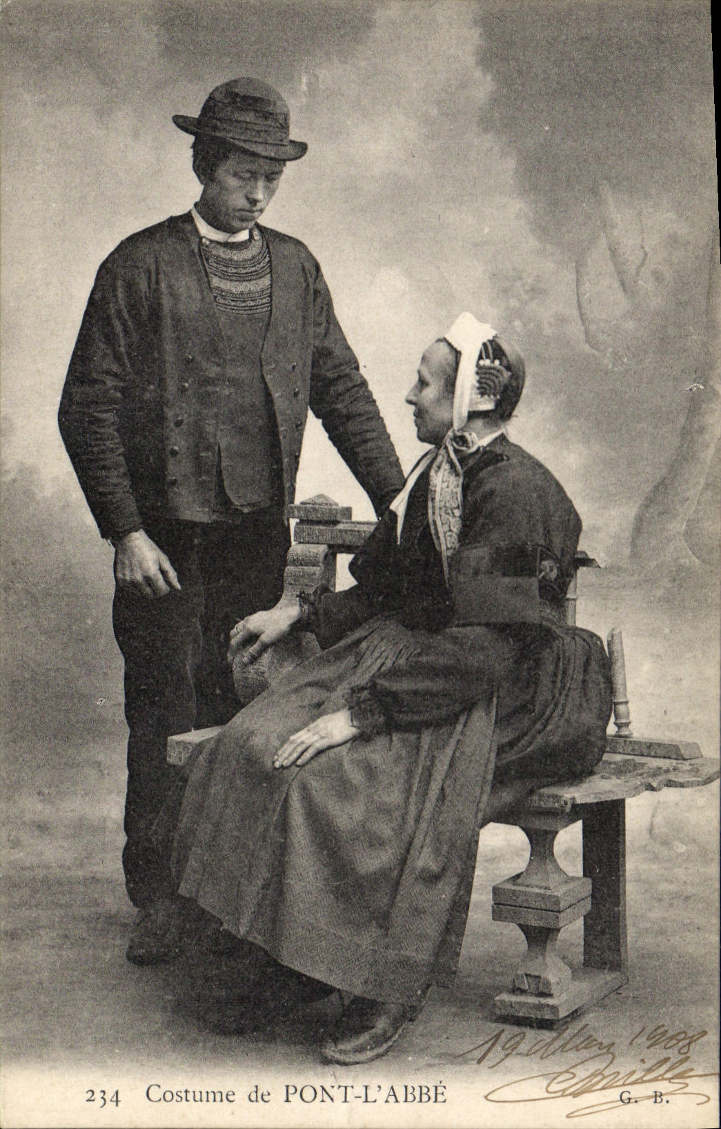 CPA Folklore Costume de Pont L'Abbe 
