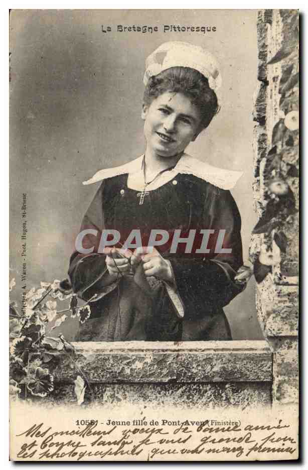 CPA Folklore Jeune fille de Pont Aven 