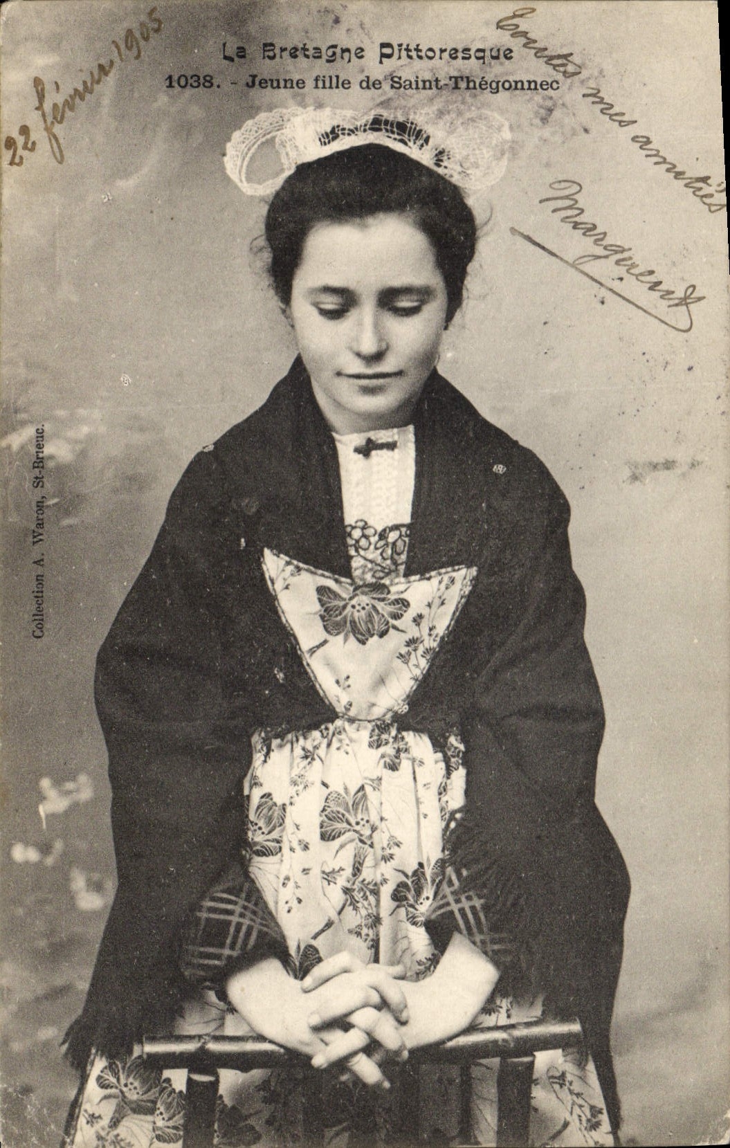 CPA Folklore Jeune fille de Saint Thegonnec 