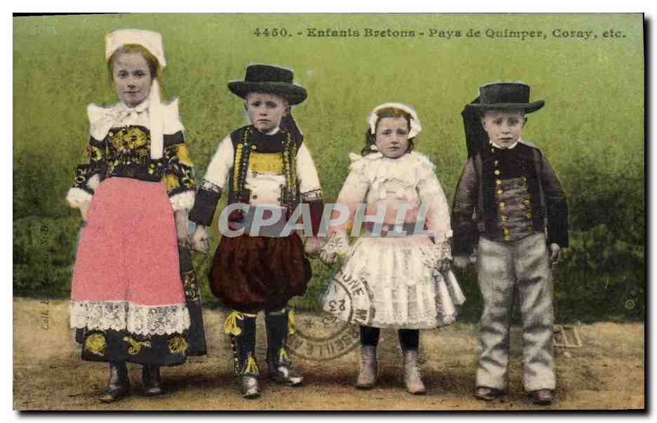 CPA Folklore Enfants Bretons Päys de Quimper Coray 