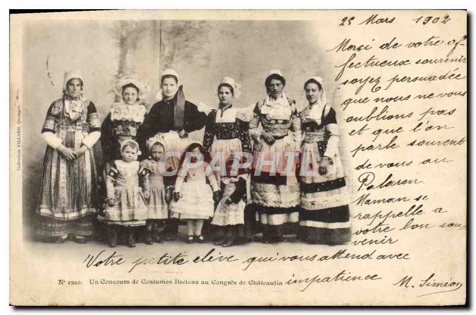 CPA Folklore Un concours de costumes Bretons au Congres de Chateaulin 