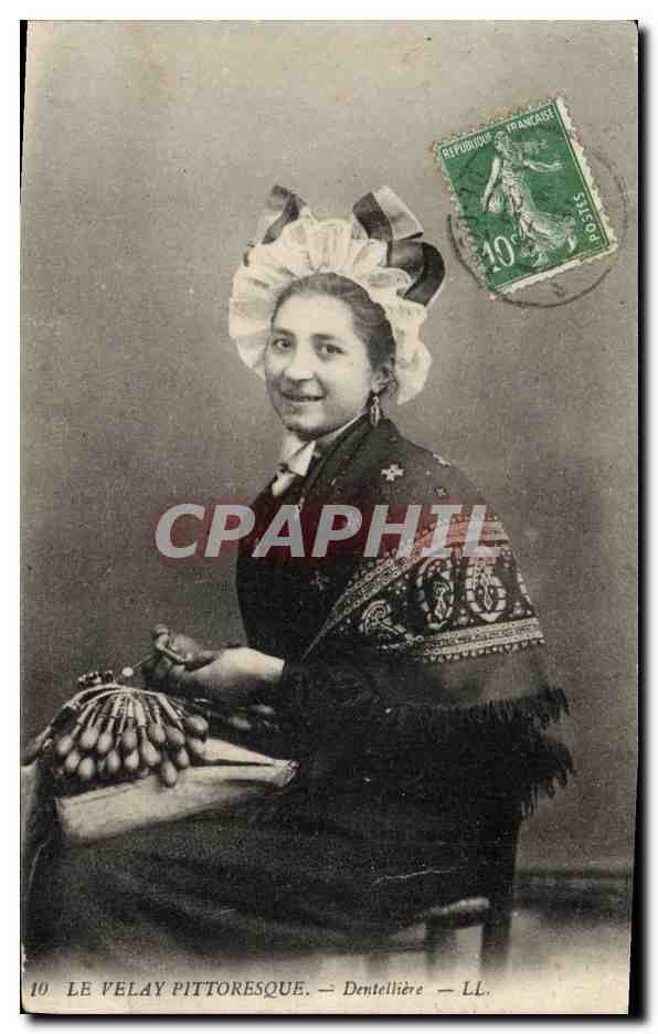 CPA Folklore Dentelle Dentelliere Le Velay 