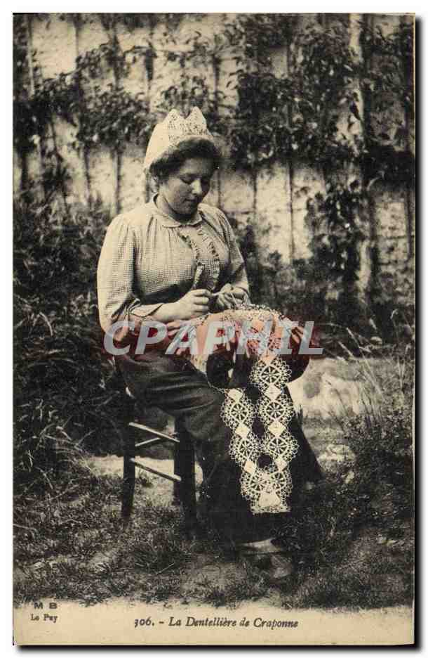 CPA Folklore Dentelle La Dentelliere de Craponne 