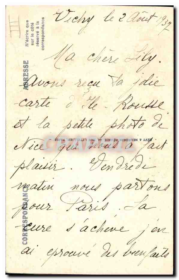 CPA Folklore Auvergne Une fileuse  — Rückseite