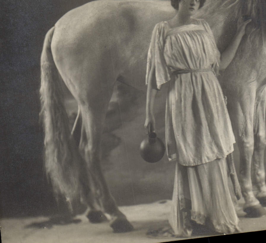 Femme et cheval — scène mythologique — Made in Italy (Torino)