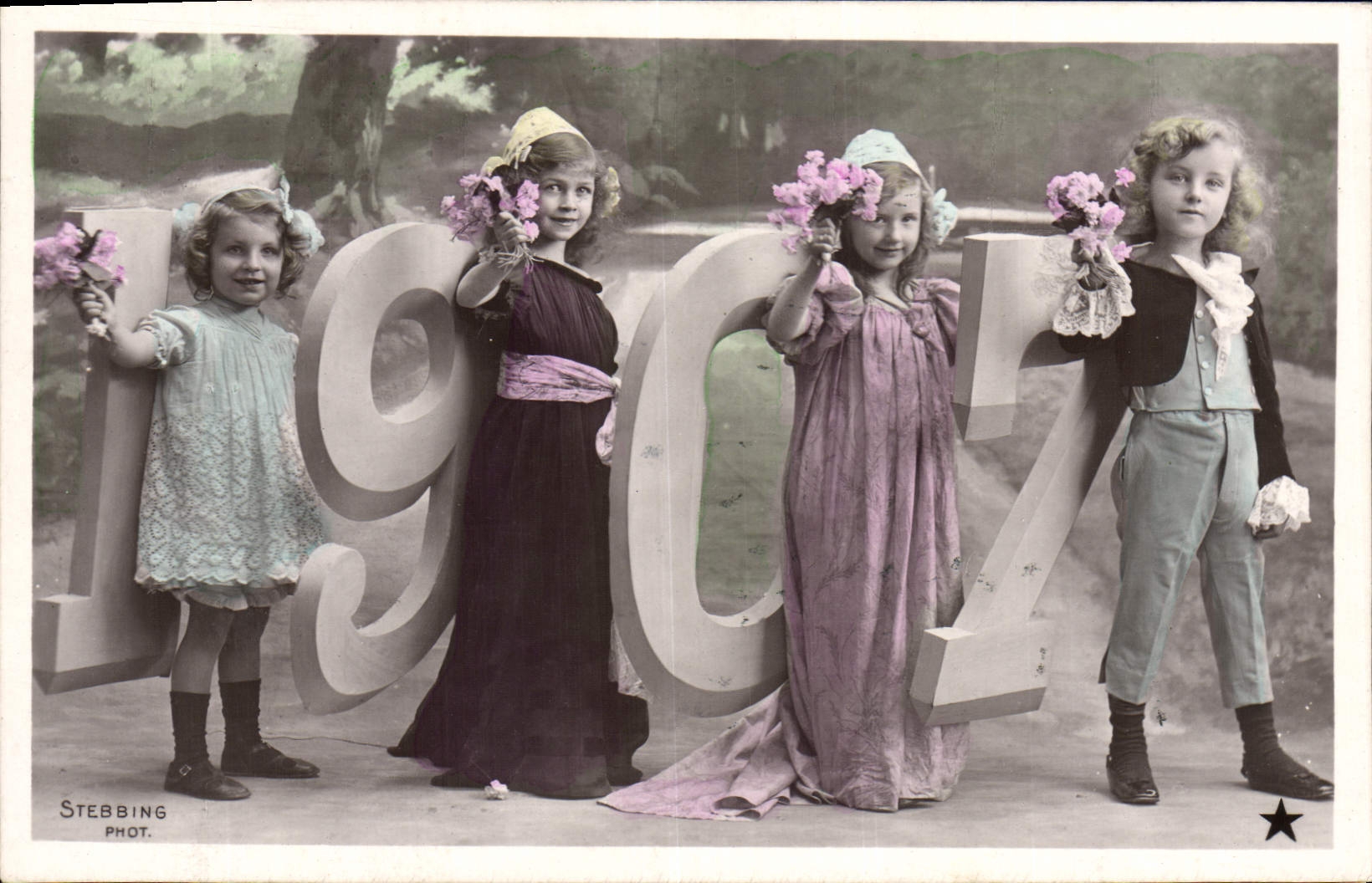 CPA Fantaisie Fleurs Annee 1907 Enfants