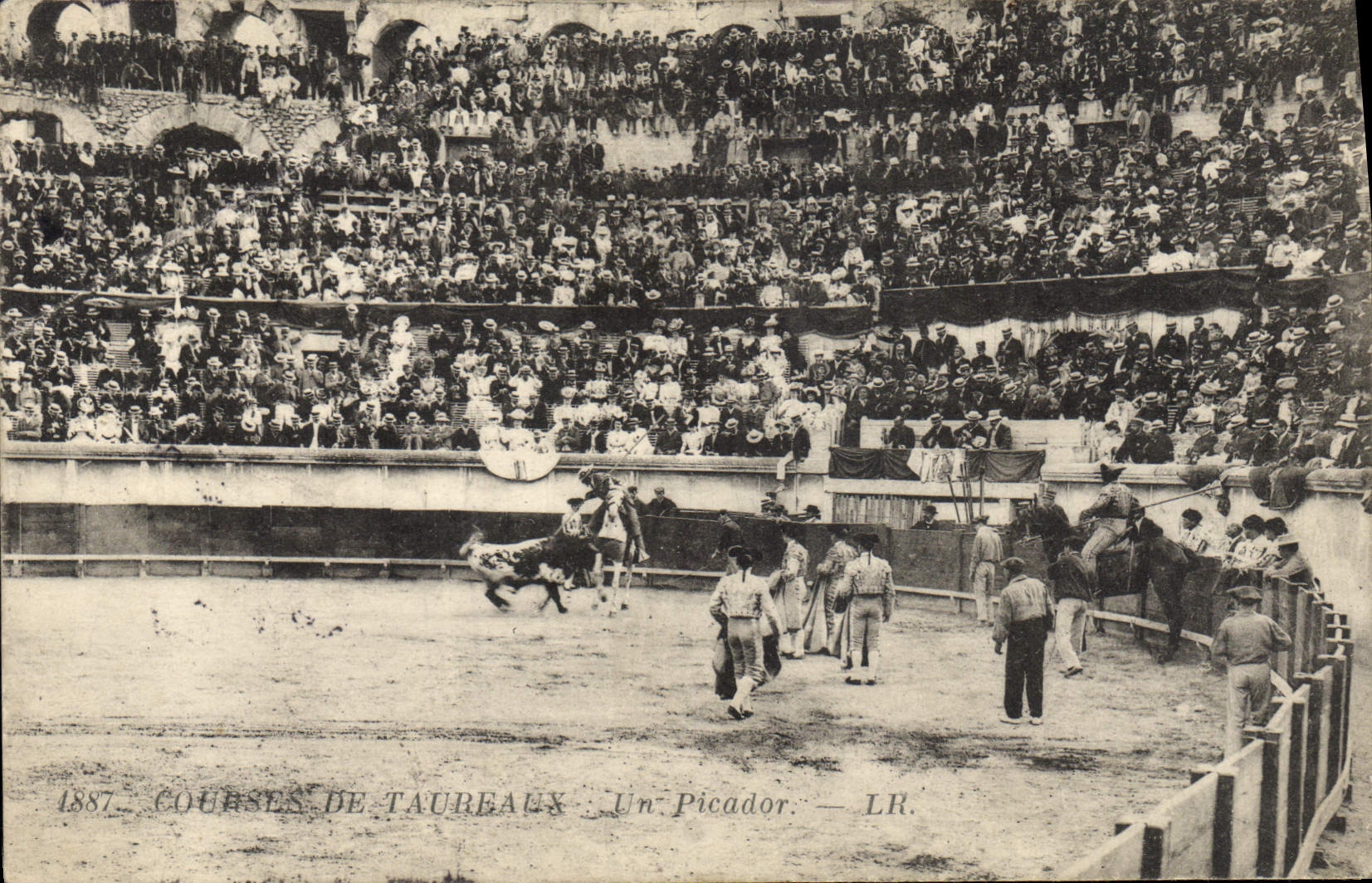 CPA Corrida Course de taureaux un picador 