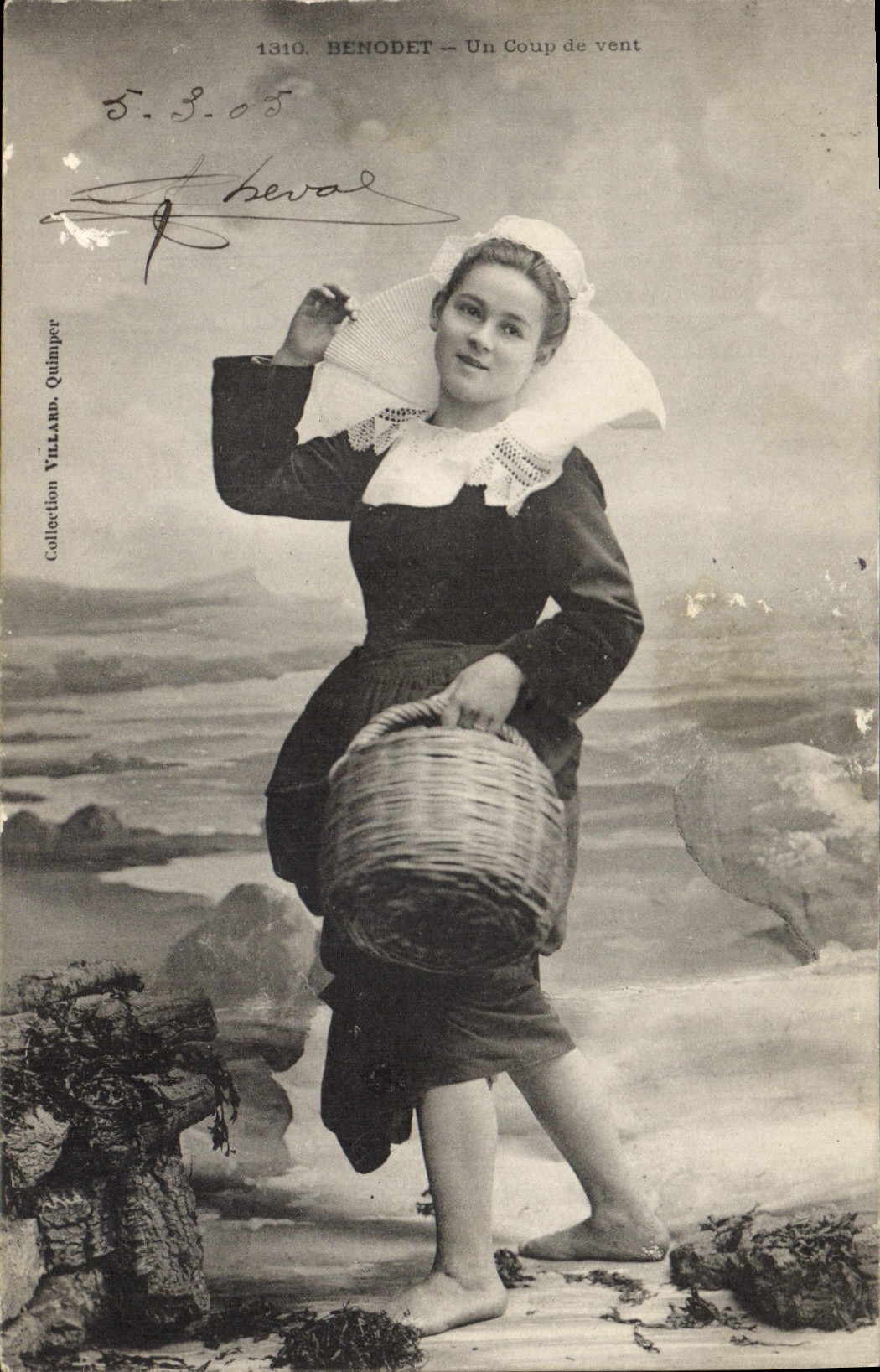 CPA Folklore Benodet Un coup de vent 
