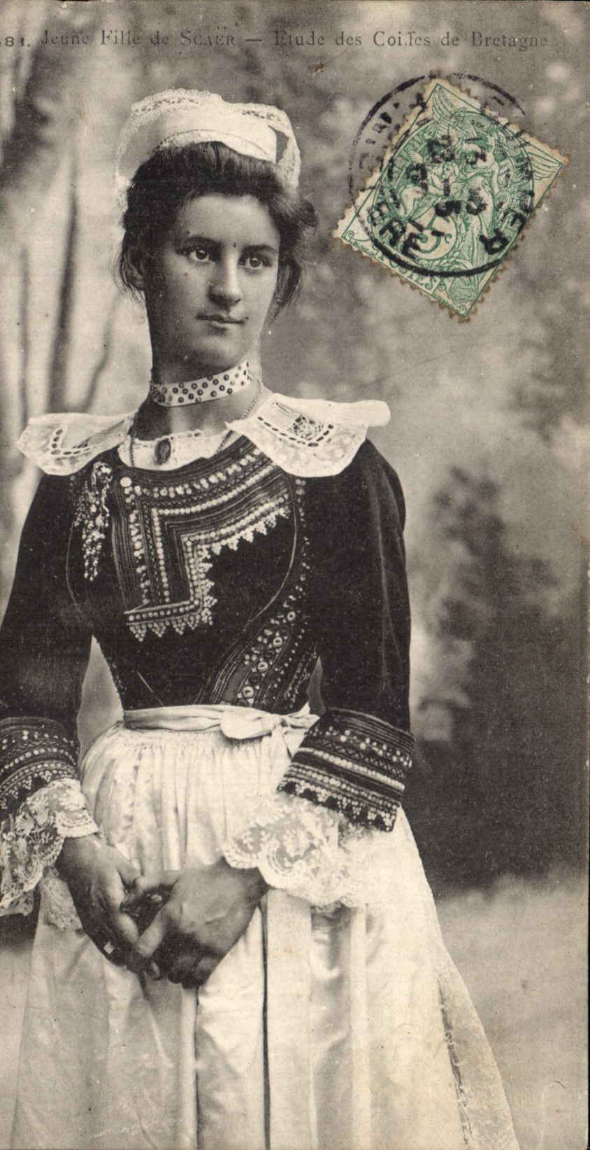 CPA Folklore Jeune fille de Scaer