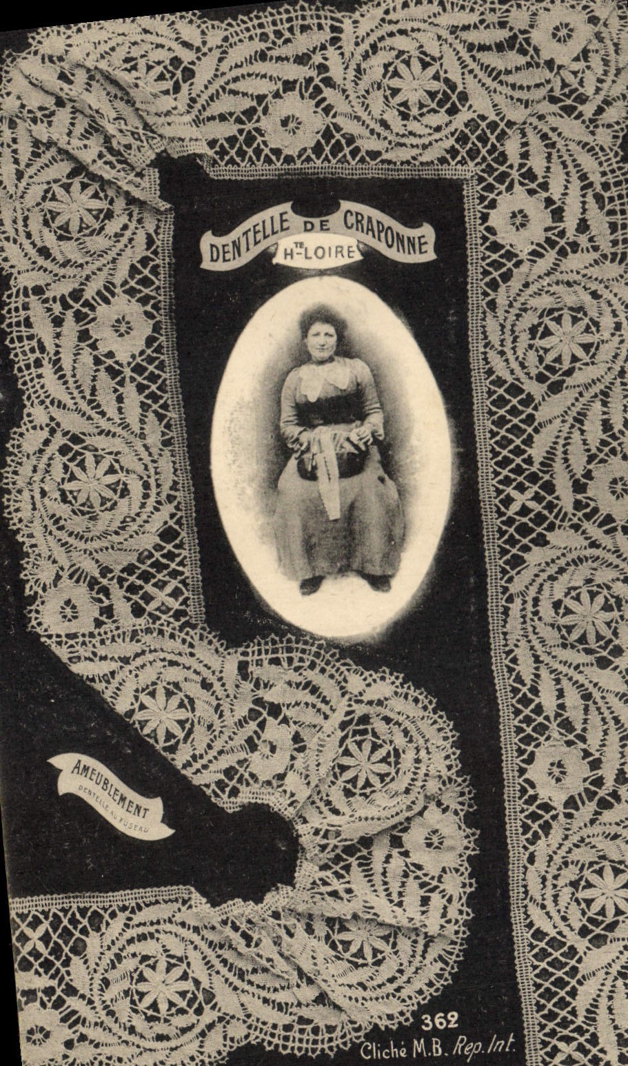 CPA Folklore Dentelle Dentelliere Craponne Ameublement