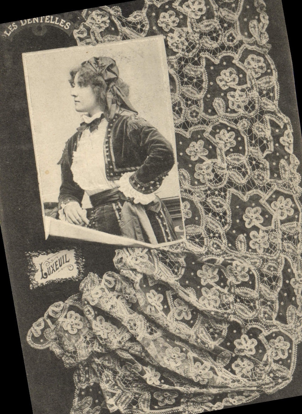 CPA Folklore Dentelle Dentelliere Luxeuil