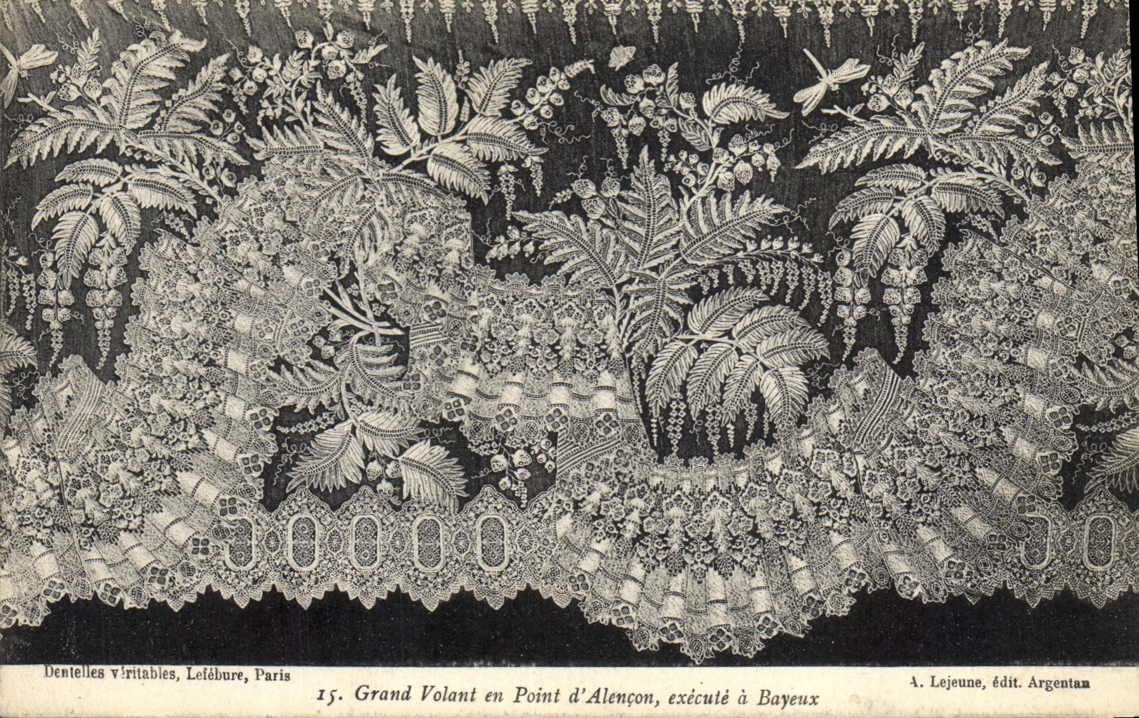 CPA Folklore Dentelle Dentelliere Grand volant en Point D'Alencon execute a Bayeux 