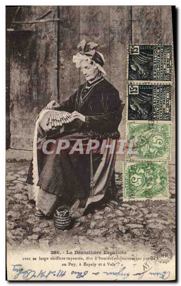 La Dentellière Espatiote — avec sa large coiffure tuyautée, dite à bonnes exclusivement portée au Puy, à Rapaly et à Vala — Éditions d'Art Marquant-Breton, Le Puy