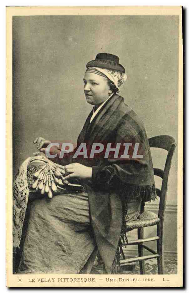 CPA Folklore Dentelle Dentelliere Le Velay