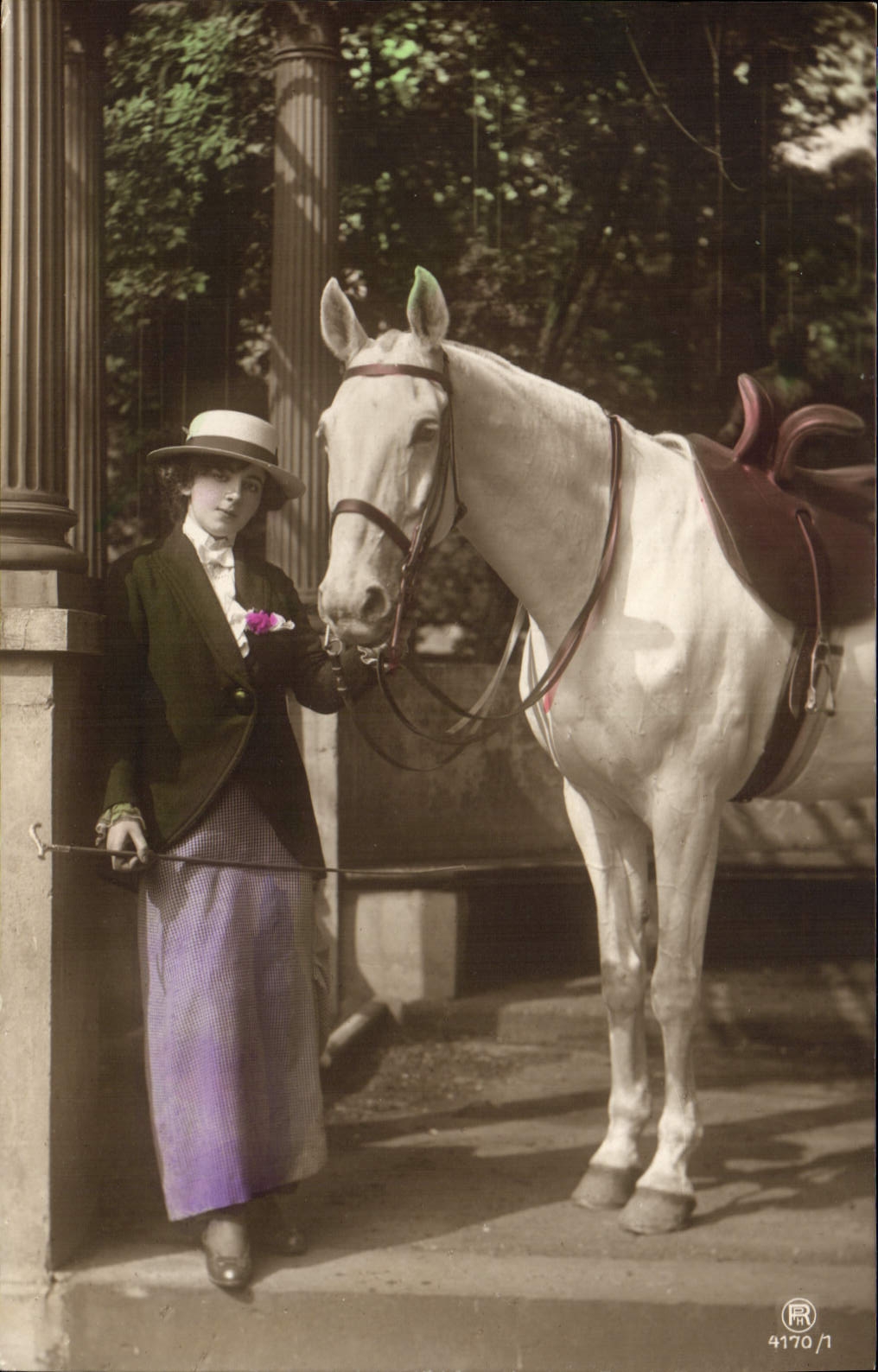 CPA Cheval Hippisme Equitation Femme 