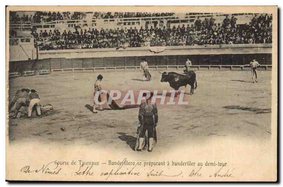 Course de Taureaux — Banderillero se préparant à banderiller au demi-tour — De Nîmes