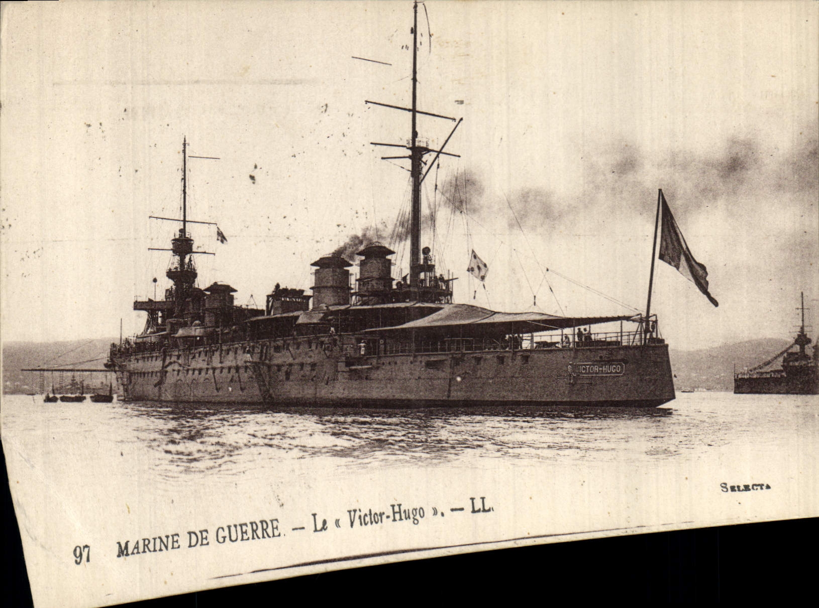 CPA Bateau de Guerre Le Victor Hugo 