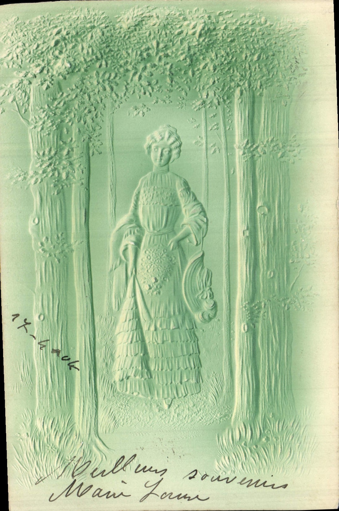 Femme en robe à volants — souvenirs — Mari Lams