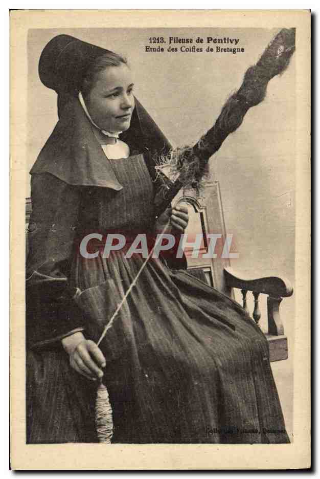 CPA Folklore Fileuse de Pontivy 